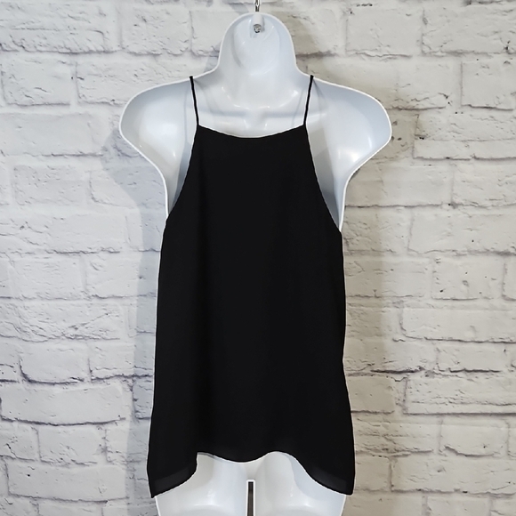 Black Lace Cut Out Front Tank Top - Picture 5 of 6